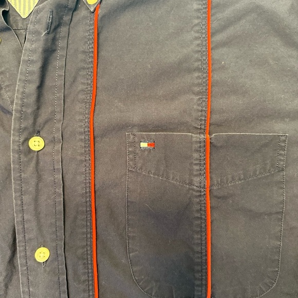 Tommy Hilfiger Men’s Shirt Large Navy Blue Button-Down Red Stripe 100% Cotton - Picture 7 of 10